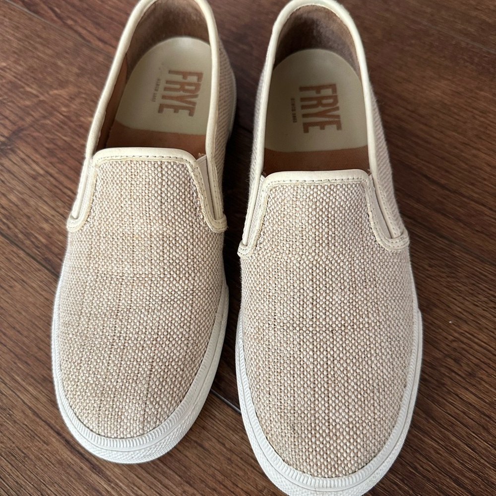 Frye women’s shoes 7.5M